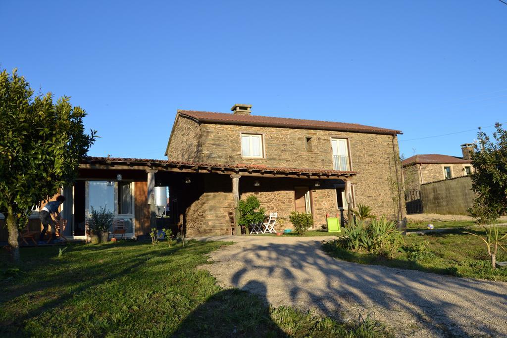 Vila Peregrina Castaneda  Luaran gambar