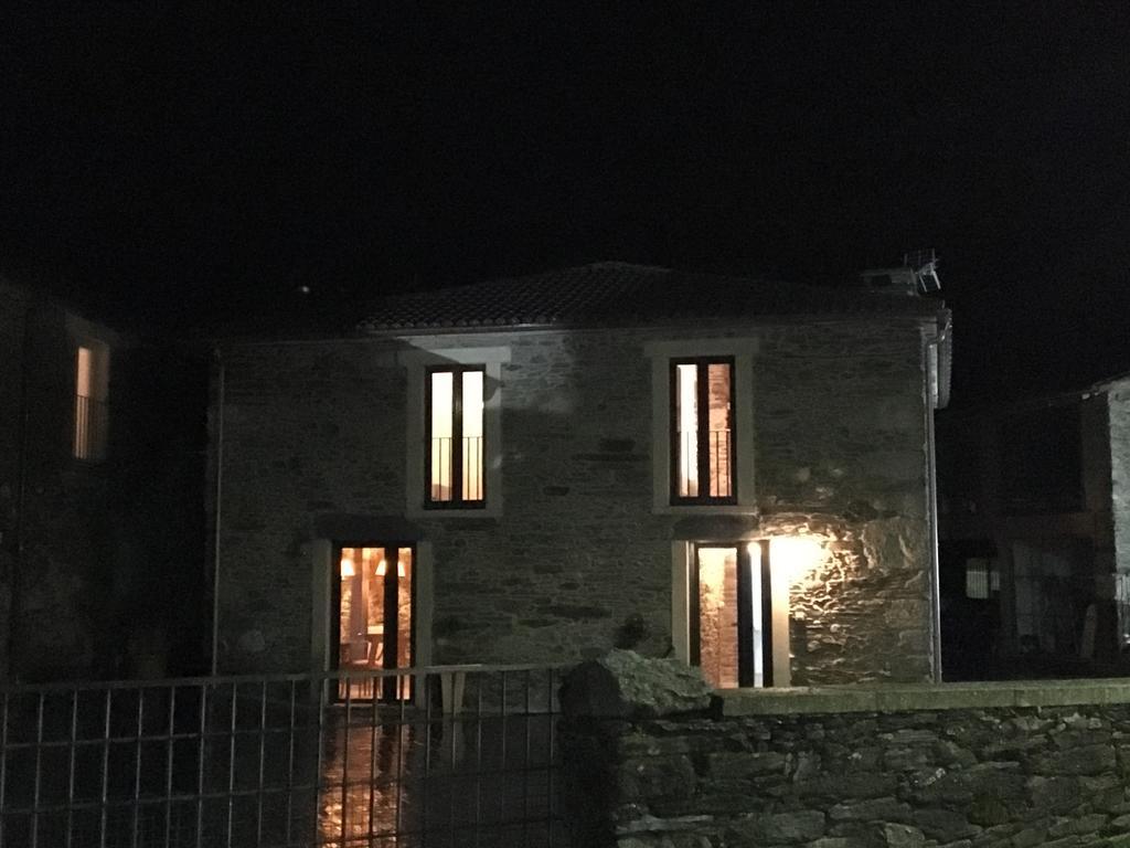 Vila Peregrina Castaneda  Luaran gambar