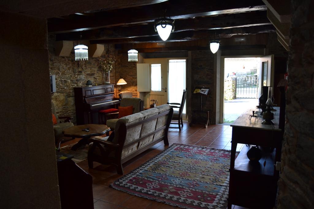Vila Peregrina Castaneda  Luaran gambar