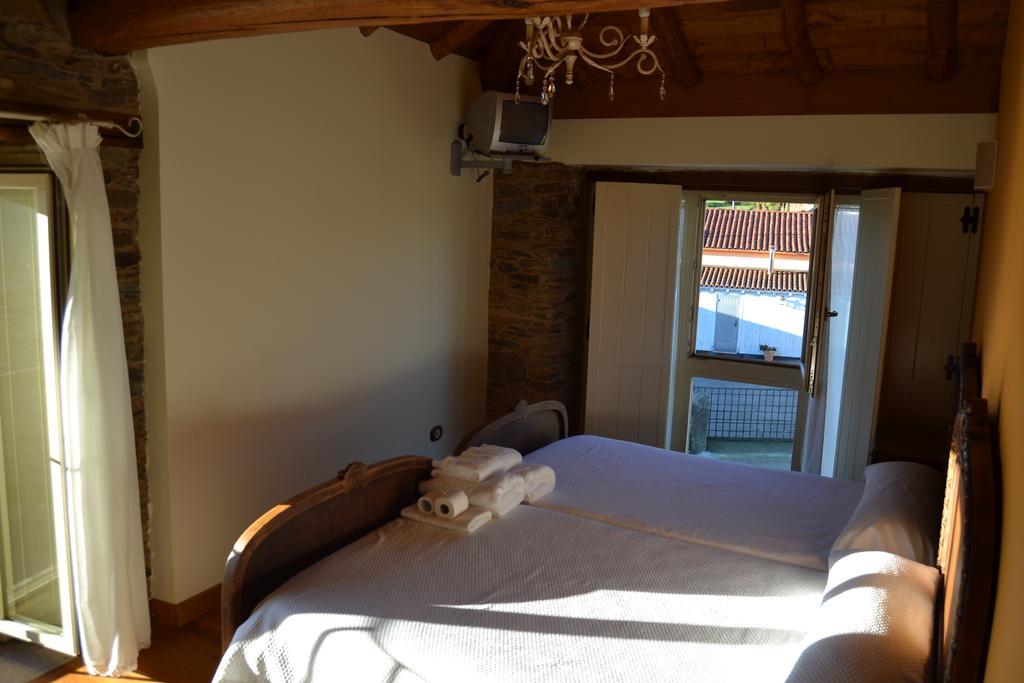 Vila Peregrina Castaneda  Luaran gambar