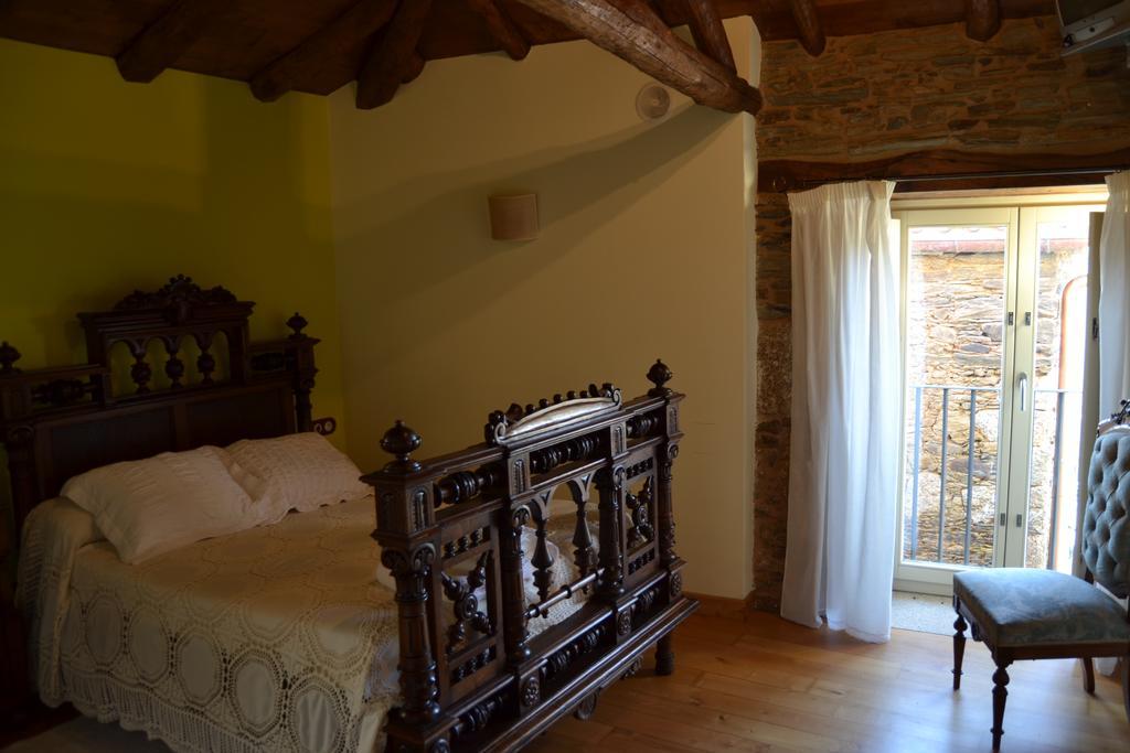 Vila Peregrina Castaneda  Luaran gambar