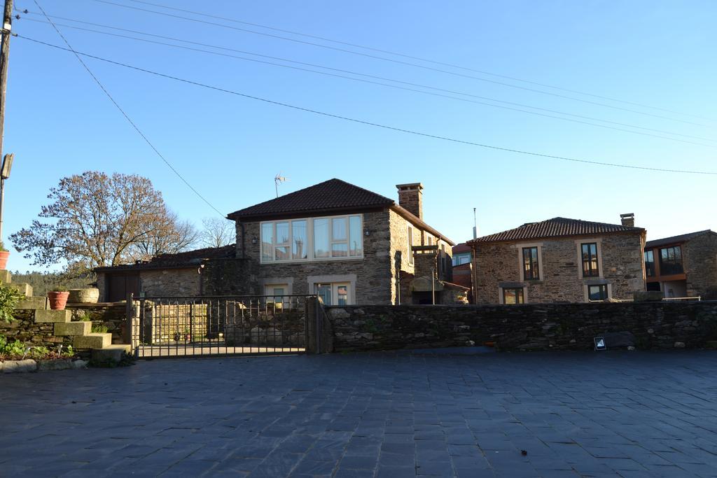 Vila Peregrina Castaneda  Luaran gambar