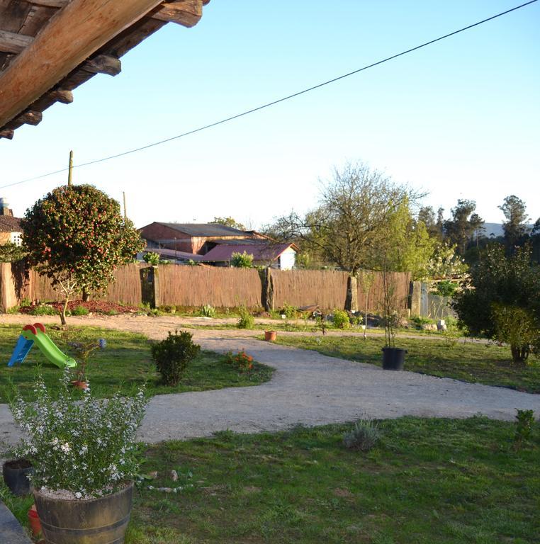 Vila Peregrina Castaneda  Luaran gambar