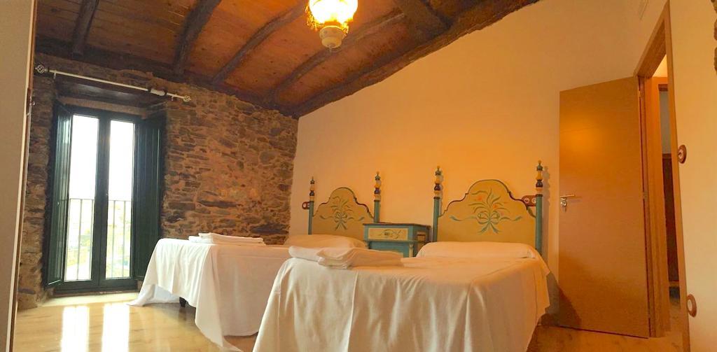 Vila Peregrina Castaneda  Luaran gambar