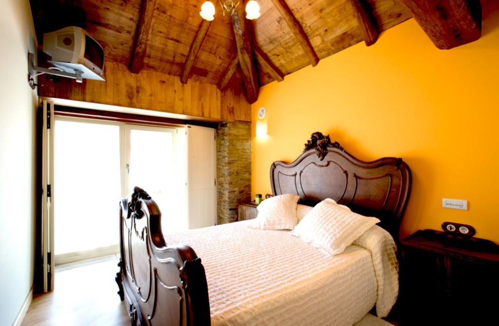 Vila Peregrina Castaneda  Luaran gambar
