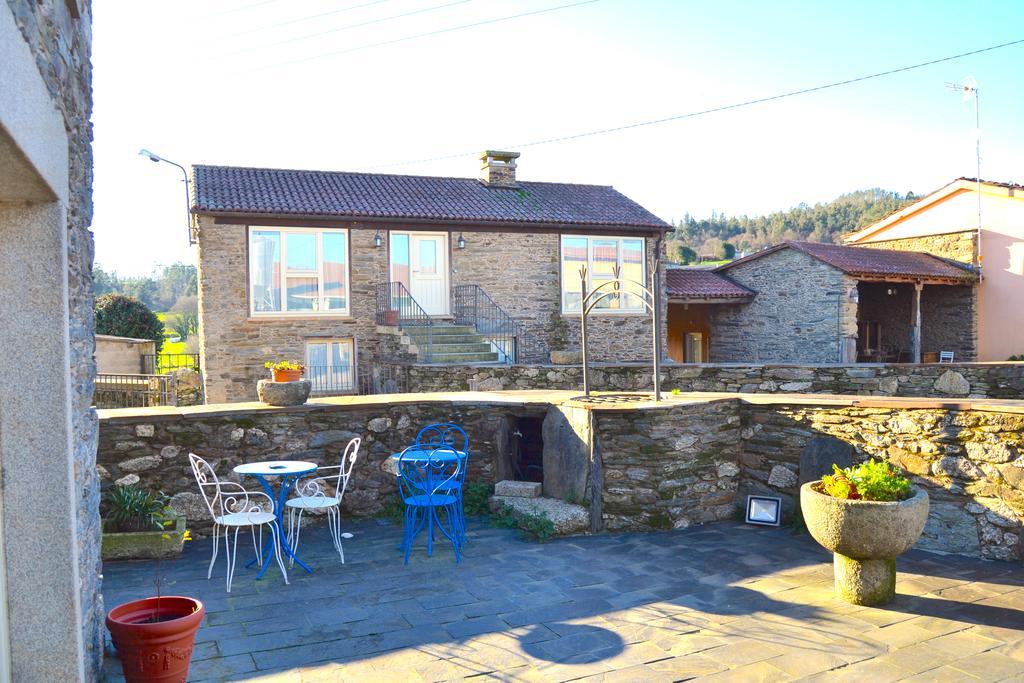 Vila Peregrina Castaneda  Luaran gambar