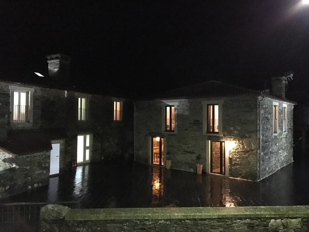 Vila Peregrina Castaneda  Luaran gambar
